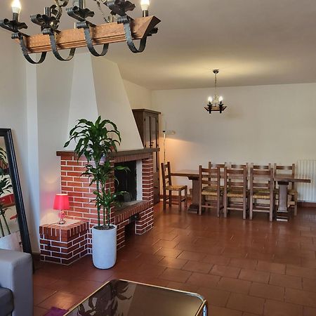 Appartamento Con Camino In Centro Storico Беваня Екстериор снимка
